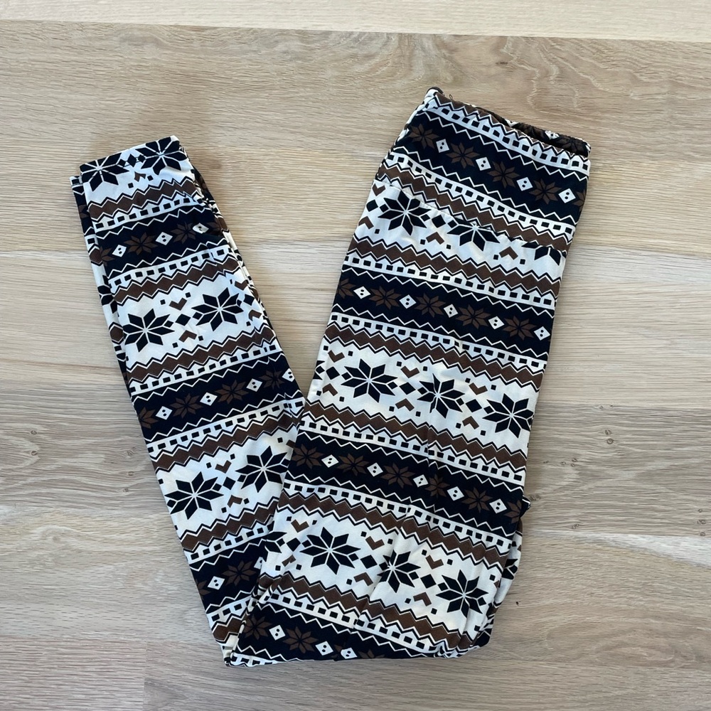 Ladies or Juniors Winter Patterned Leggings